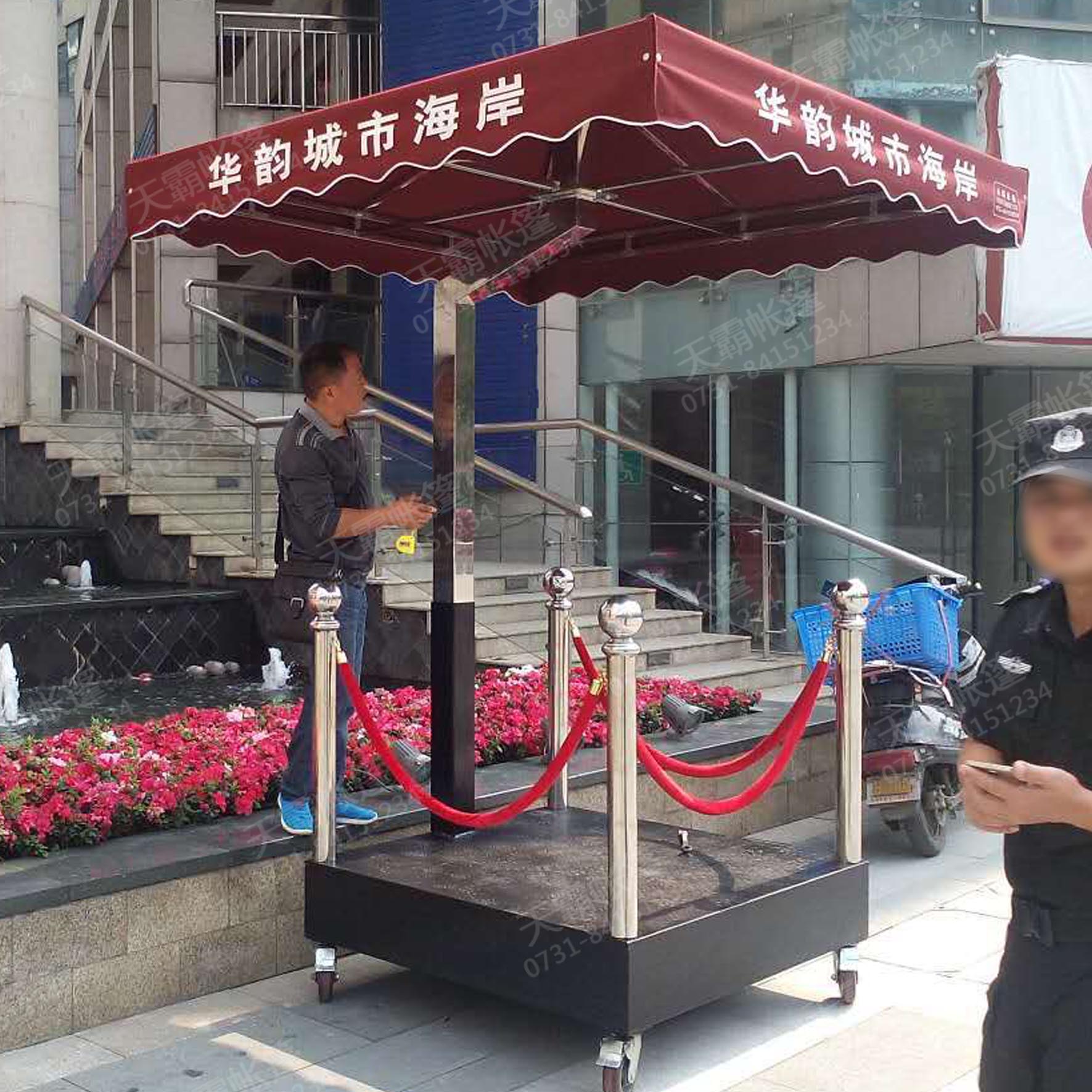不銹鋼崗?fù)? /></li>
                      </ul>
                  </div>
              </div>
          </div>
          <!--效果end-->
          <script>
          $(function(){
			$(".carousel-navigation ul li").hover(function(){
				$(this).click();
			});  
		  })
          </script>
      </div>
      <div   id="ij62ymb"   class="cpxqjne">
         <div   id="rvb2cs7"   class="cpxqbitao">不銹鋼崗?fù)?/div>
         <div   id="tw2zp5r"   class="cpxxjs"><p><span style="color: rgb(51,153,102)"><strong>【品名】：</strong></span>不銹鋼崗?fù)?/p>
<div><span style="color: rgb(51,153,102)"><strong>【規(guī)格】：</strong></span>2*2米，2.5*2.5米，3*3米</div>
<div><span style="color: rgb(51,153,102)"><strong>【布料】：</strong></span>奧斯布，牛津布</div>
<div><span style="color: rgb(51,153,102)"><strong>【骨架】：</strong></span>不銹鋼</div>
<div><span style="color: rgb(51,153,102)"><strong>【顏色】：</strong></span>顏色可以定制</div>
<div><span style="color: rgb(51,153,102)"><strong>【優(yōu)點(diǎn)】：</strong></span>1、廣告效果好。2、抗風(fēng)能力強(qiáng)。4、廣告時(shí)間長(zhǎng)。5、遮陽(yáng)遮雨</div></div>
        <div   id="kkt27a7"   class="khtuij">
           <div   id="57i2ft7"   class="tmyezy">他們也在用天霸帳篷：
           		<div><p>  萬(wàn)科城   興開(kāi)鋪商業(yè)街   興維物業(yè)   中南大學(xué)鐵道學(xué)院   華韻城市海岸   建發(fā)房產(chǎn)</p></div>
           </div>
        </div>
         <div   id="752e22p"   class="dgtell"><span id="u7phb0p"    class="dgtpei"><img src="http://m.ralcolour.com.cn/images/contact_12.jpg" width="174" height="42" alt=""></span><span id="vbga72z"    class="dianh">訂購(gòu)熱線(xiàn)：0731-8415 1234</span></div>
      </div>
</div>
   <div   id="2unkf0t"   class="clear"></div>
   <div   id="5oj2cp2"   class="cpxqbit"><img src="http://m.ralcolour.com.cn/images/show_06.jpg" width="181" height="49" alt=""></div>
   <div   id="dfzrhn2"   class="cpshow">
   		<p style="text-align: center"><img border="0" alt="" src="http://www.tbzp.cn/shop/pics/20180312/201803121520841305343.jpg" width="700" /><img border="0" alt="" src="http://www.tbzp.cn/shop/pics/20180312/201803121520841314517.jpg" width="700" /></p>
<p style="text-align: center"><img border="0" alt="" src="http://www.tbzp.cn/shop/pics/20180312/201803121520841352783.jpg" height="200" /><img border="0" alt="" src="http://www.tbzp.cn/shop/pics/20181012/201810121539309663047.jpg" height="200" /><img border="0" alt="" src="http://www.tbzp.cn/shop/pics/20180312/201803121520841408670.jpg" width="700" /><img border="0" alt="" src="http://www.tbzp.cn/shop/pics/20180312/201803121520841367328.jpg" width="700" /><img border="0" alt="" src="http://www.tbzp.cn/shop/pics/20180312/201803121520841374585.jpg" width="700" /><img border="0" alt="" src="http://www.tbzp.cn/shop/pics/20180312/201803121520841383061.jpg" width="700" /><img border="0" alt="" src="http://www.tbzp.cn/shop/pics/20180312/201803121520841389861.jpg" width="700" /><img border="0" alt="" src="http://www.tbzp.cn/shop/pics/20180410/201804101523330633480.jpg" width="700" /><img border="0" alt="" src="http://www.tbzp.cn/shop/pics/20180312/201803121520841421350.jpg" width="700" /> </p>
   </div>
   <div   id="wbrjfgk"   class="cpxqbit"><img src="http://m.ralcolour.com.cn/images/show_28.jpg" width="166" height="49" alt=""></div>
   <div   id="2evp7gt"   class="cpzhansone">  
      <div   id="ihbuplg"   class="dpzhsn connected-carousels">
      	  <a href="#" class="carousel-prev"></a>
          <a href="#" class="carousel-next"></a>
          <div   id="m75umn7"   class="carousel myjcarousel">
               <ul>
                <li><a href="http://m.ralcolour.com.cn/gtybs/273.html" target=